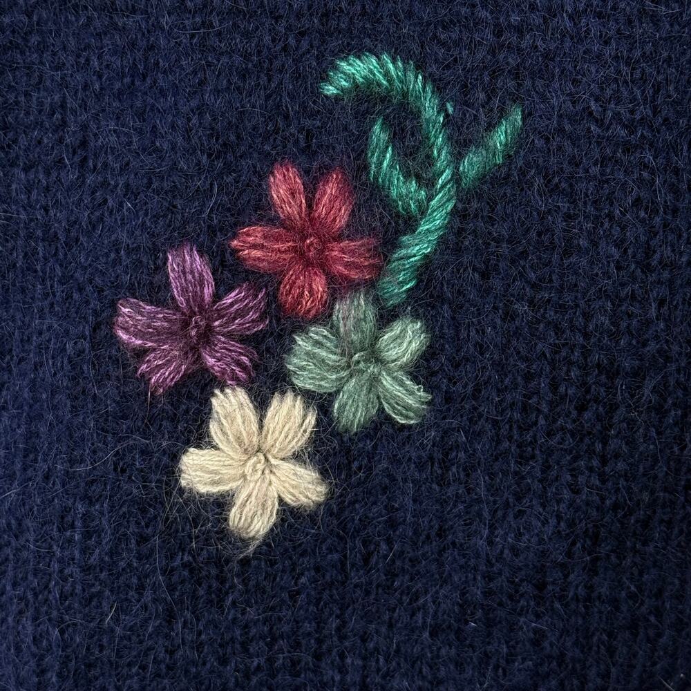 Vintage 90s Y2k Navy Mohair Floral Embroidered Sweater Grandma Cottage Prairie M - Picture 6 of 7
